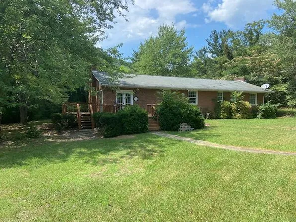 1305 Pine Spur Rd, Vinton, VA 24179