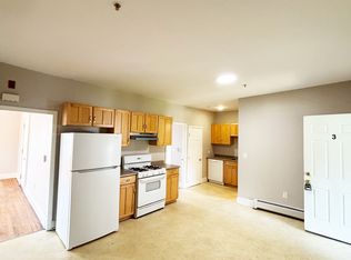 4 Livingston St #3, Lowell, MA 01852