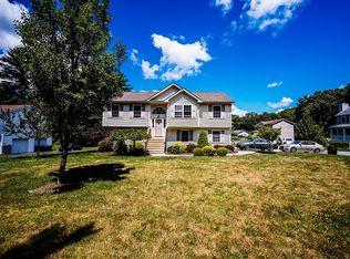 15 Penny Ln, Otisville, NY 10963