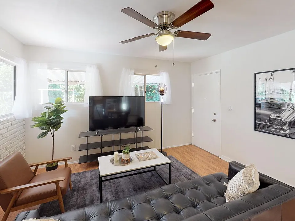 4312 Manzanita Dr