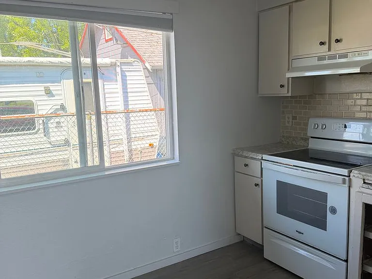 375 Park Ave #1 — Photo 37