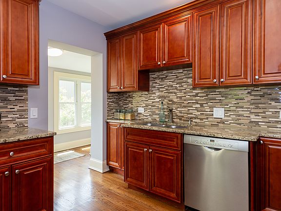 5th image of 731 Asbury Ave