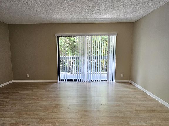 4th image of 1900 N Congress Ave APT 206
