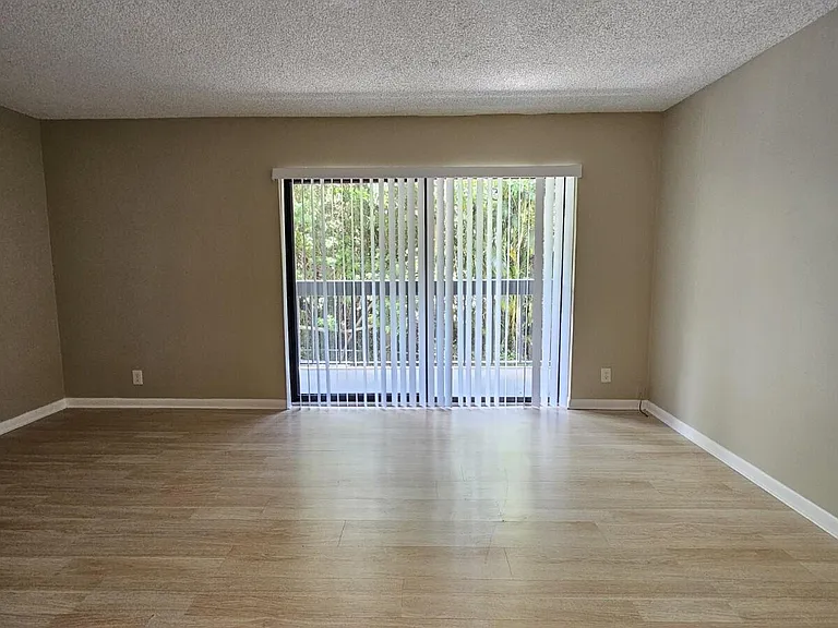 1900 N Congress Ave #206 — Photo 4