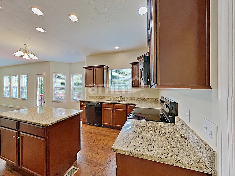 6943 Calderwood Dr — Photo 4