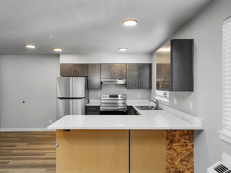 Fisher Park Apartments — Photo 37