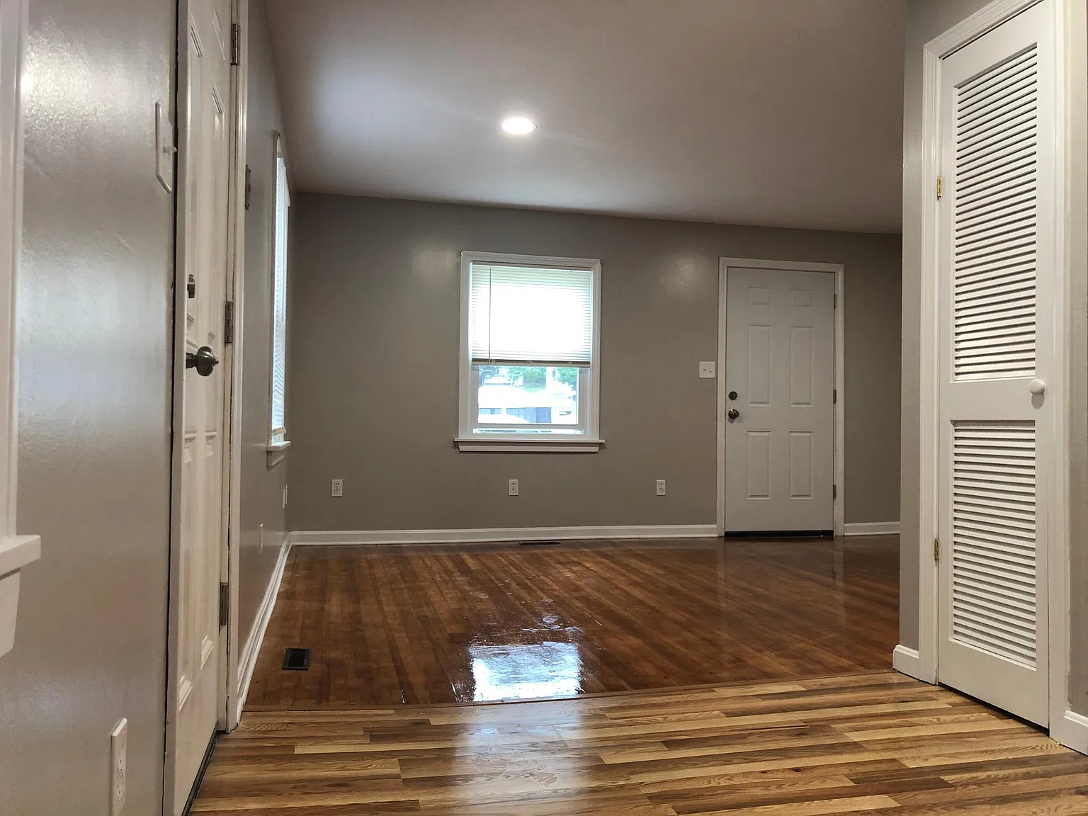 2 bed, 700 sqft, $2,000 — Photo 3