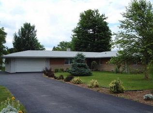 905 Fry Rd, Greenwood, IN 46142