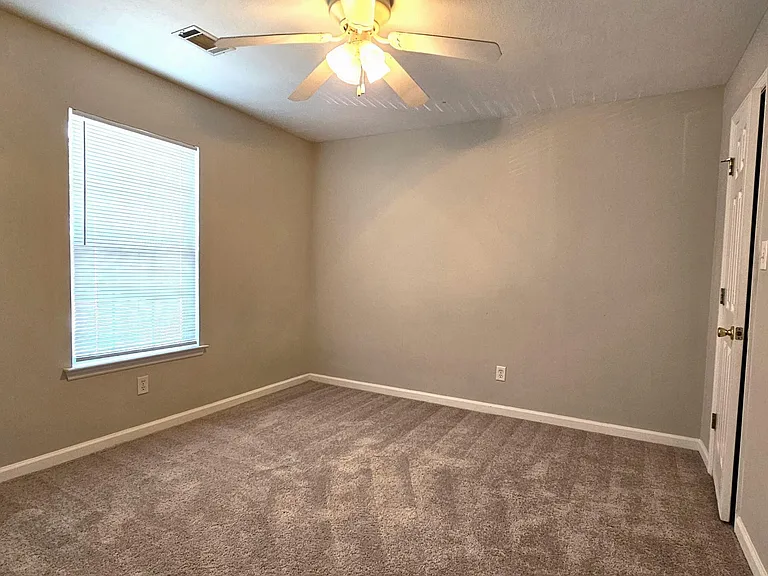 340 Greendale Pl — Photo 10
