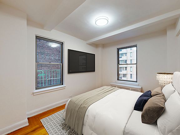 3rd image of 301 E 38th St APT 4H