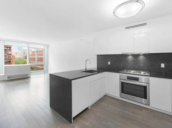 385 First Avenue image 1 of 19