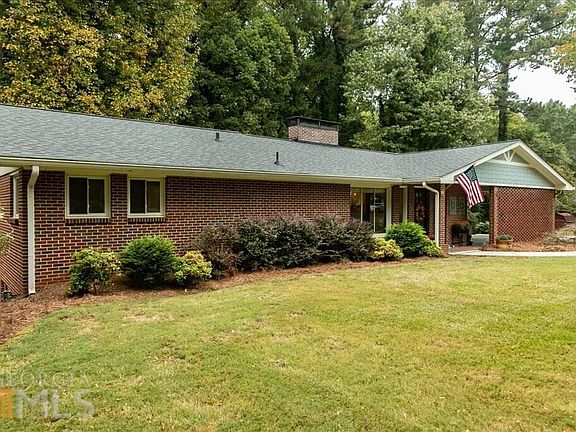 2nd image of 5128 Lakewood Dr