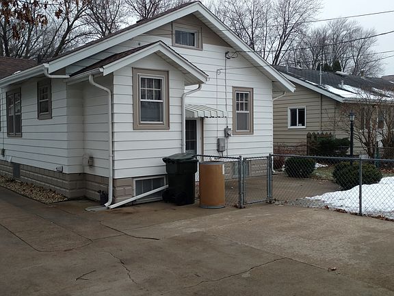 3rd image of 2214 N University Ave