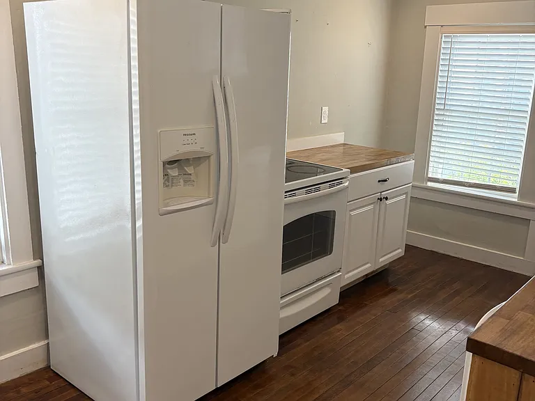 868 Main St #1 — Photo 3