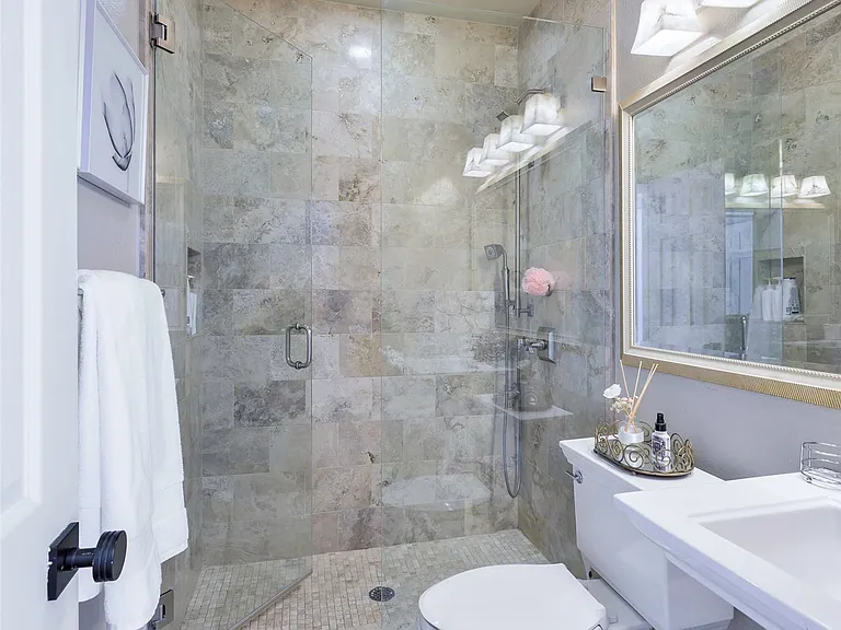 5913 Hempstead Dr — Photo 8