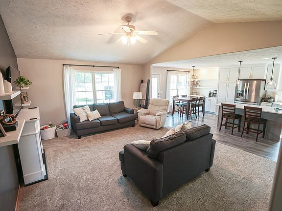 4th image of 712 Leisure Ln