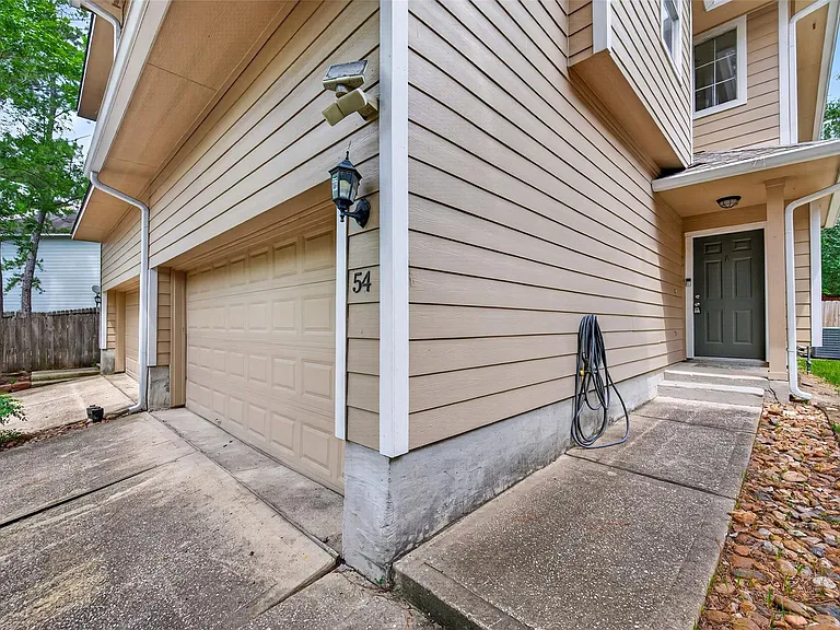 54 Blue Creek Pl — Photo 2