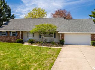 9911 Secor Rd, Temperance, MI 48182