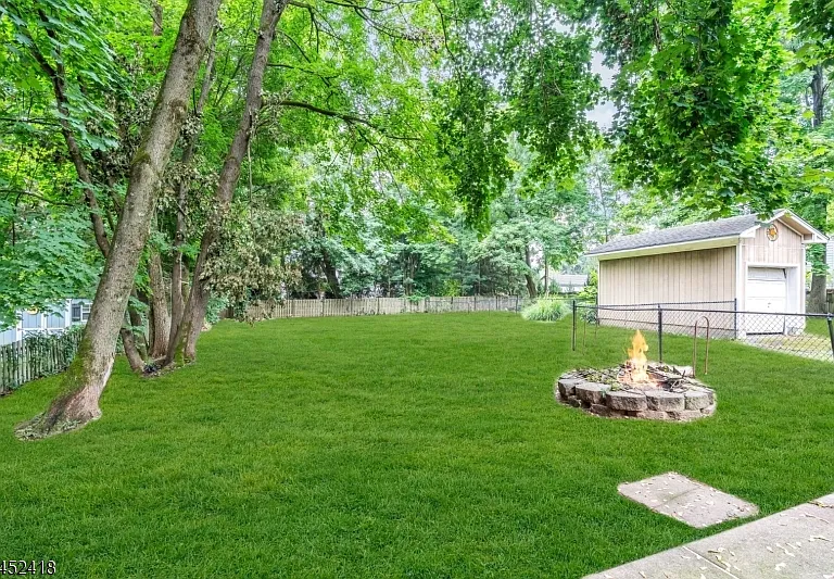 106 Mountain Ave — Photo 37