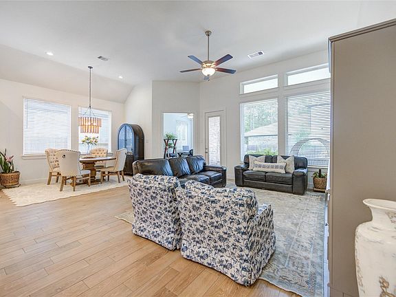 4th image of 204 Bronzewood Terrace Ct