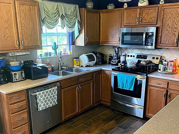 3rd image of 1388 Shenandoah Ct