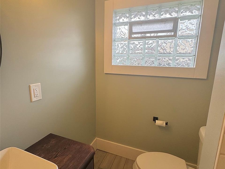 20504 Prairie St, photo 21