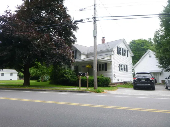 24 Lunt Road, Falmouth, ME 04105