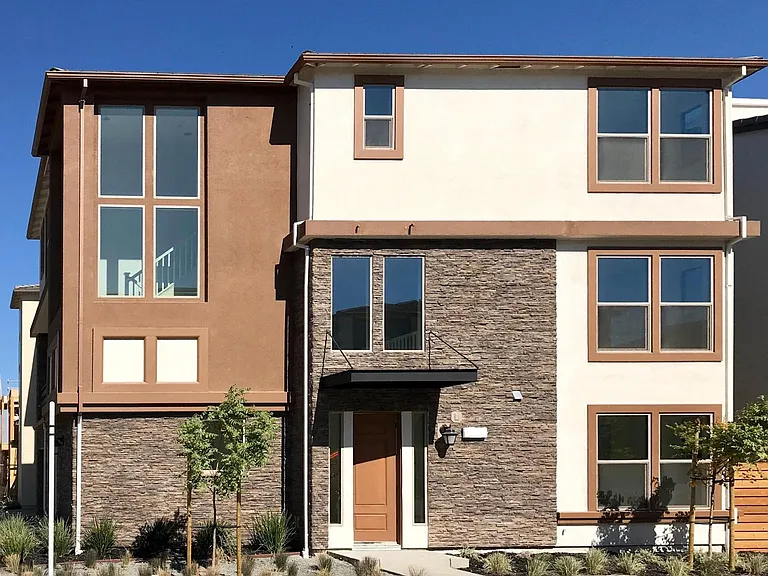 5561 Metropolitan Way — Photo 1