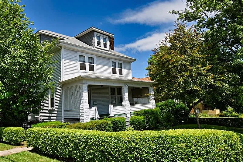 122 Arlington Ave photo 1