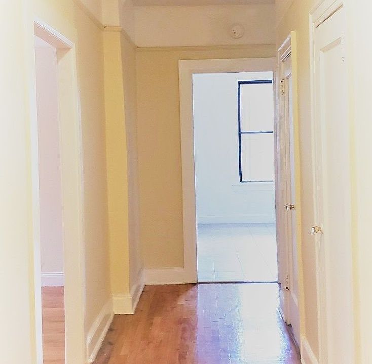 1st image of 2303 28th Ave APT 4A