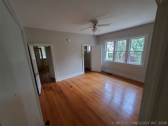 5th image of 2427 Boston St