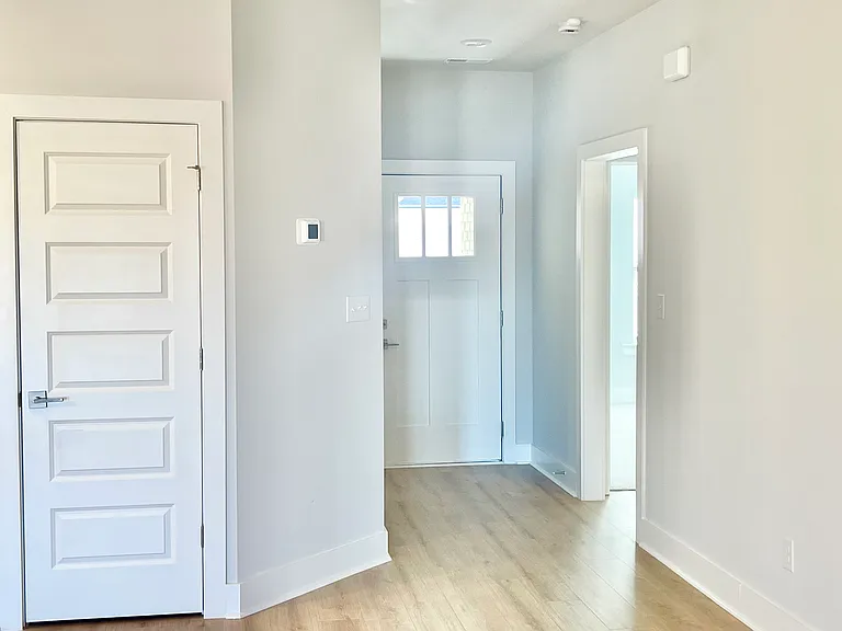 123 Clift Dr #123 — Photo 5