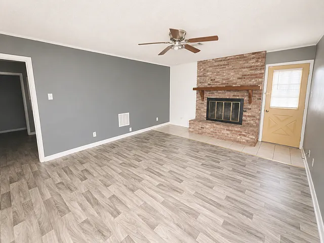 83 Peachtree Dr — Photo 2