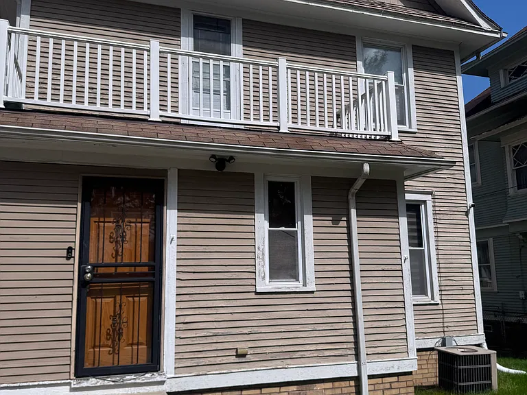 2853 Scottwood Ave — Photo 9