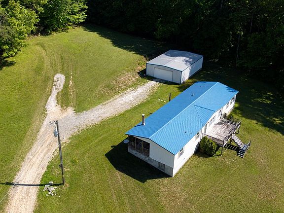 3rd image of 315 Circle Dr