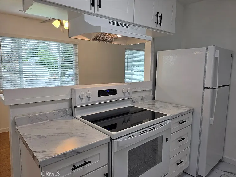 2904 Peppertree Ln #B — Photo 10