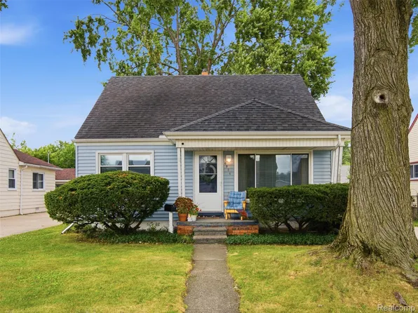 6904 Lathers St, Garden City, MI 48135