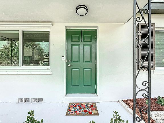 4th image of 1622 N D Street