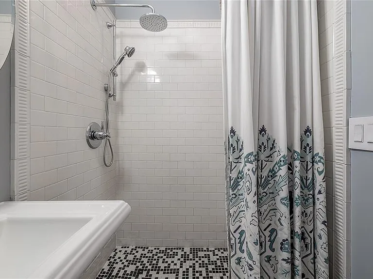 5207 N Suwanee Ave — Photo 32