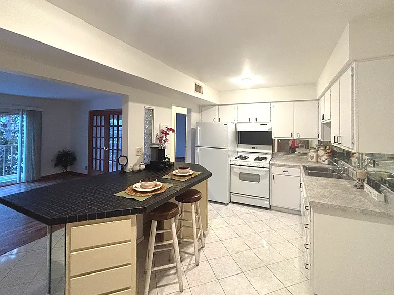 112 Mullingar Ct #3C — Photo 4