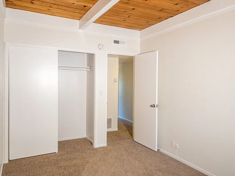 11 S Knoll Rd #17 — Photo 18