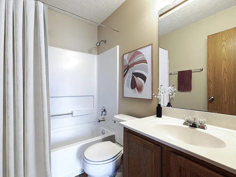 HilliardPark_2026_Bathroom_VirtuallyStaged