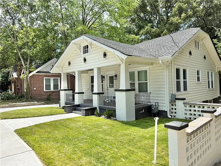 2194 Bolton Rd NW — Photo 3