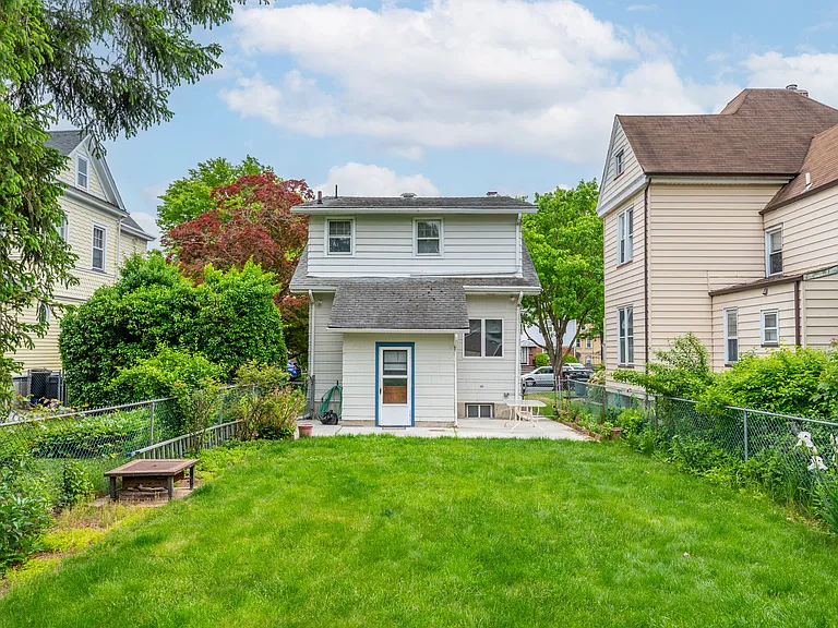 138 Harding Ave — Photo 24