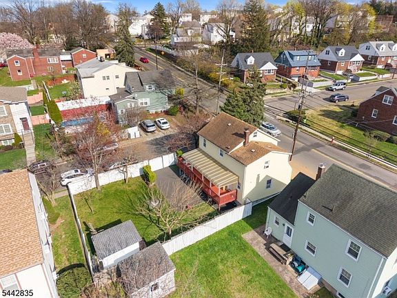 2nd image of 271 Outwater Ln