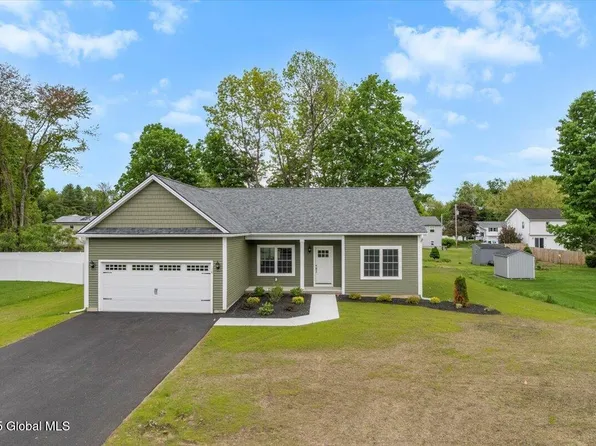 4 Berry Drive, Queensbury, NY 12804