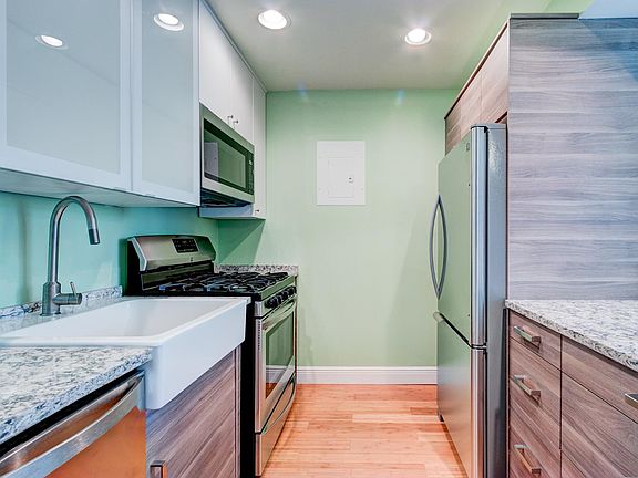 4th image of 405 N Hibiscus Dr APT 109
