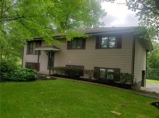 11671 Locust Dr, Conneaut Lake, PA 16316