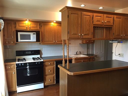 2nd image of 825 Delta Ave