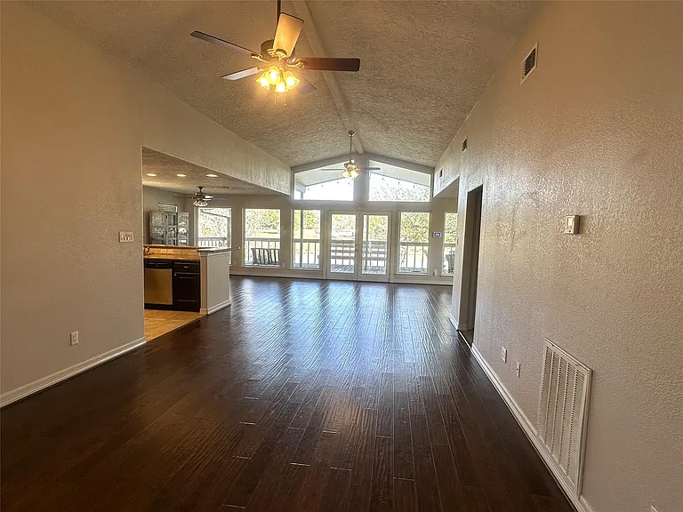 20527 Rio Villa Dr — Photo 8